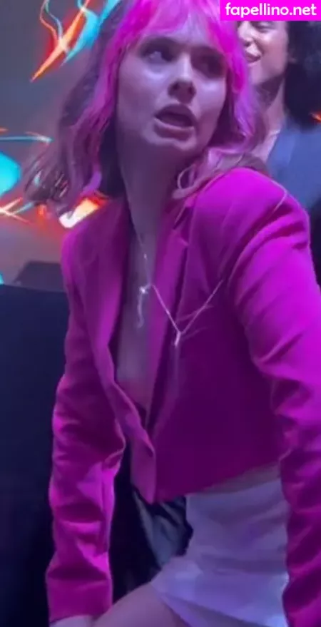 Julia K Barni OnlyFans Thumbnail #E6NHJcUvu2