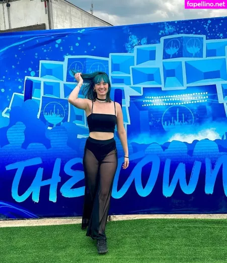 Julia K Barni OnlyFans Thumbnail #bICq3ATrty