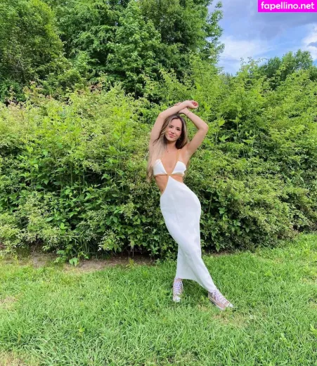 Julia Katelyn Ernst OnlyFans Thumbnail #2HQ30TW889