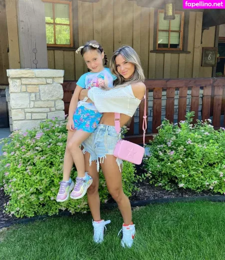 Julia Katelyn Ernst OnlyFans Thumbnail #FjBKI1Zxyy