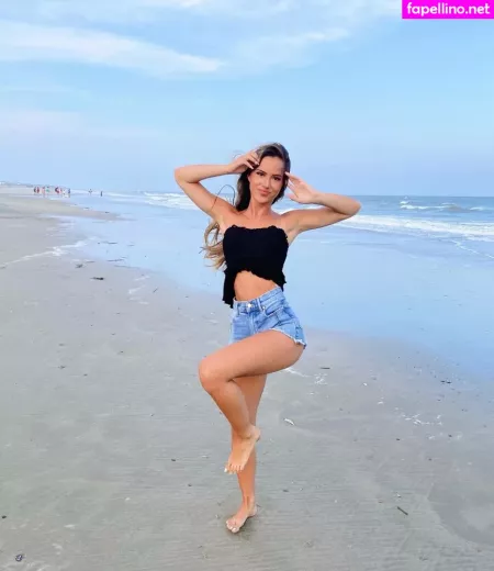 Julia Katelyn Ernst OnlyFans Thumbnail #HAE3qE2BbZ