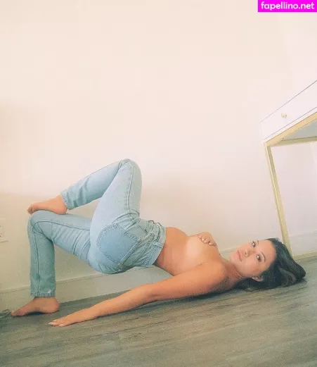 Julia Kelly OnlyFans Thumbnail #4fiFKqjeqr