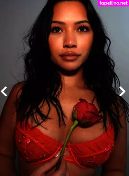 Julia Kelly OnlyFans Thumbnail #M8lHiHdOhg