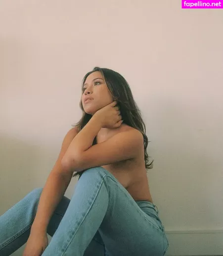 Julia Kelly OnlyFans Thumbnail #Na3u6mA7bZ