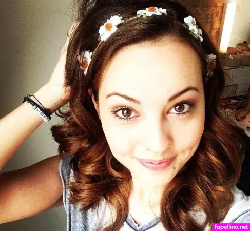 Julia Krger OnlyFans Thumbnail #8Iv8i7WwMg