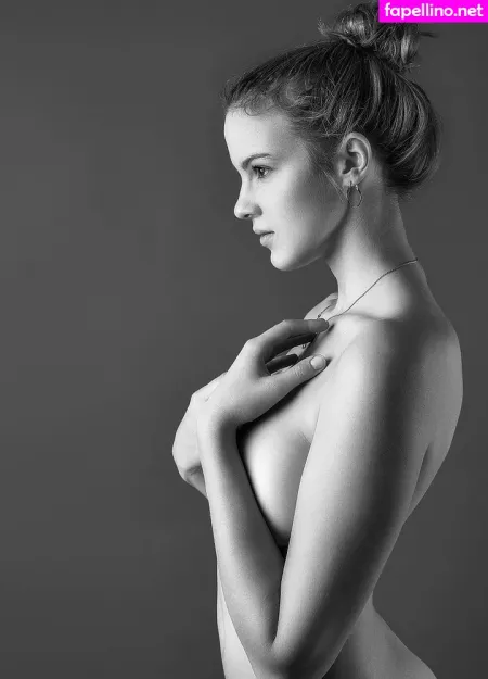 Julia Kussi OnlyFans Thumbnail #Gdz8ctAPOK