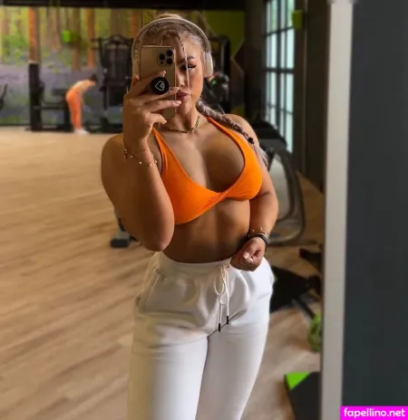 Julia Leonie OnlyFans Thumbnail #NekLMJlmtE