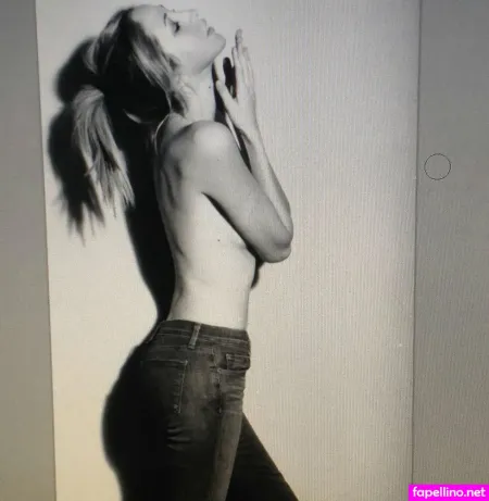 Julia Levy Boeken OnlyFans Thumbnail #UH1bEQVDxU