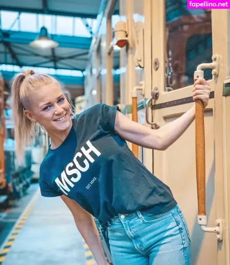 Julia Lindholm OnlyFans Thumbnail #DeFYi9Gxql