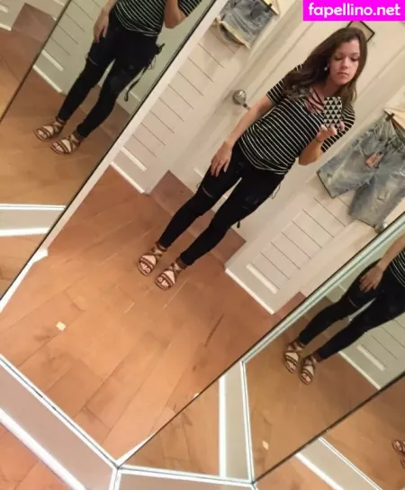 Julia Lydon OnlyFans Thumbnail #1p5dZZ0u86