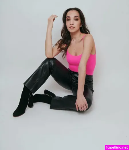 Julia Macchio OnlyFans Thumbnail #rOMF60F8N9