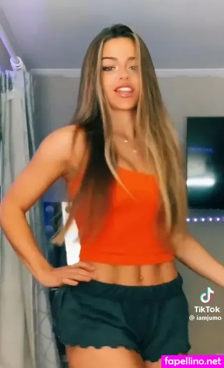 Julia Molinari OnlyFans Thumbnail #8n98Tf8nlB