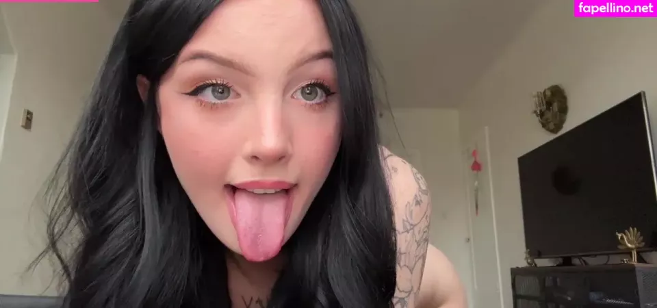 Julia Molligan OnlyFans Thumbnail #1tb8sftAij