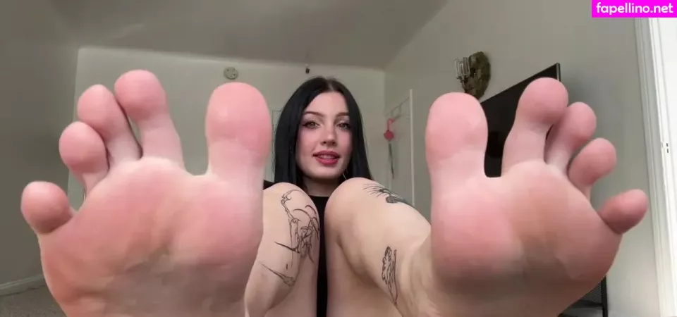 Julia Molligan OnlyFans Thumbnail #AetWrIxO3q