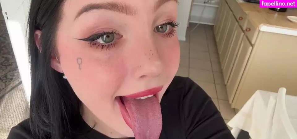 Julia Molligan OnlyFans Thumbnail #KCcgDKJdKM