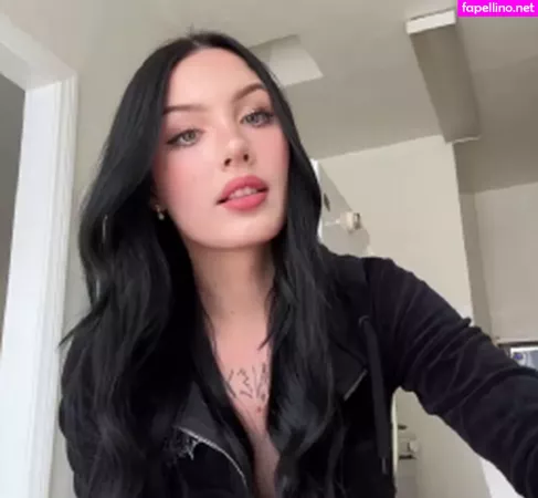 Julia Molligan OnlyFans Thumbnail #eP3rS4F5vD