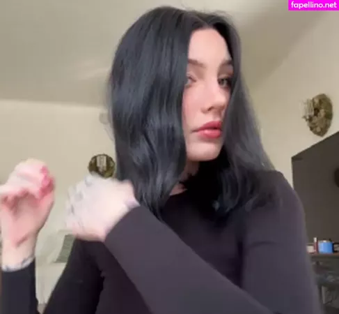 Julia Molligan OnlyFans Thumbnail #ptZuFMRiZf