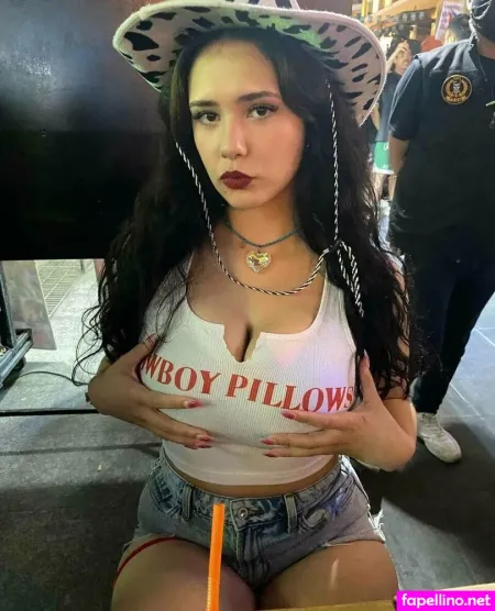 Julia Noi OnlyFans Thumbnail #mDyjoCt2qc