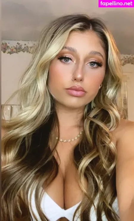 Julia Olivia OnlyFans Thumbnail #3WXtJT0vGq