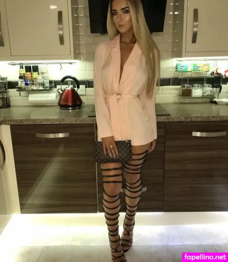 Julia Pawlak OnlyFans Thumbnail #E2ojB43kla