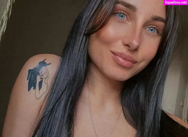 Julia Pearl OnlyFans Thumbnail #9xmeCQyHmm