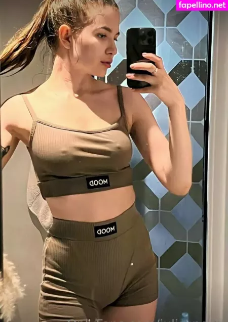 Julia Pearl OnlyFans Thumbnail #rB9wL7aDtW