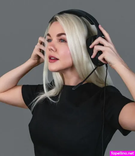 Julia Quot Bish Quot Robson Streamer Gamer OnlyFans Thumbnail #w6SjyQysJn