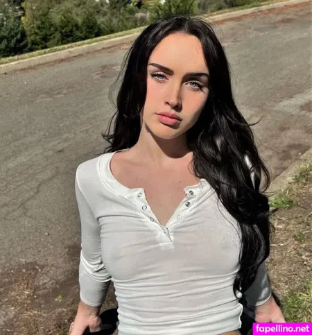 Julia Roman OnlyFans Thumbnail #8nvA8j8wuG