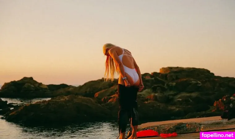 Julia Schuler OnlyFans Thumbnail #9JoNoze2RE