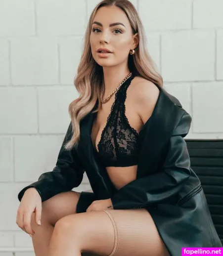 Julia Schwab OnlyFans Thumbnail #alKAEhbuTb