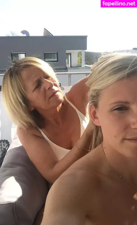 Julia Simic OnlyFans Thumbnail #ZZWM4xsPYV