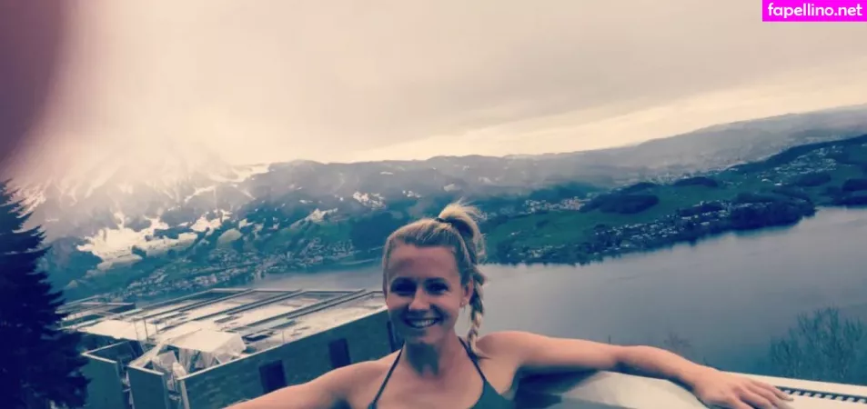 Julia Simic OnlyFans Thumbnail #oC4zutVOQl