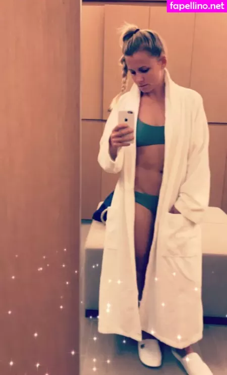 Julia Simic OnlyFans Thumbnail #qNhXY0n6CO