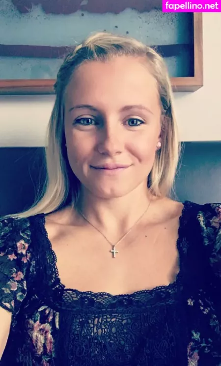 Julia Simic OnlyFans Thumbnail #znaOhZkIDt