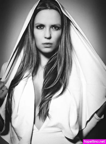 Julia Smolik OnlyFans Thumbnail #4KSLEIMqpN