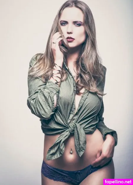 Julia Smolik OnlyFans Thumbnail #WCQXtzHs1S