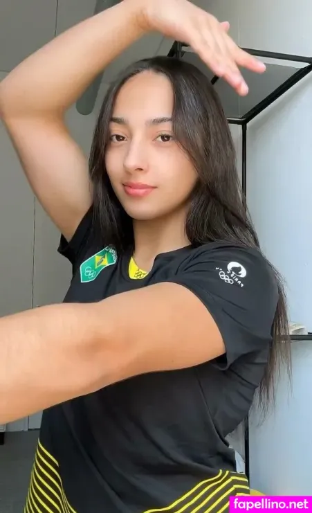 Julia Soares OnlyFans Thumbnail #DhnDITdYUu