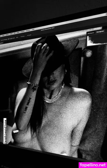 Julia Sophie OnlyFans Thumbnail #guquKSxBOi