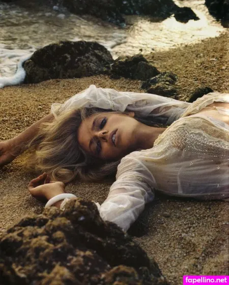 Julia Stegner OnlyFans Thumbnail #vtcImITVje