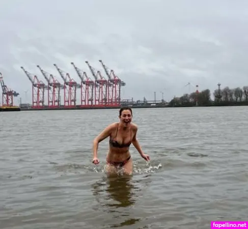 Julia Stinshoff OnlyFans Thumbnail #vFX4ITm3Ut