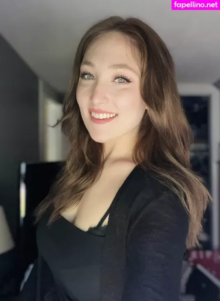 Julia Tv OnlyFans Thumbnail #cnvbAO3lgf