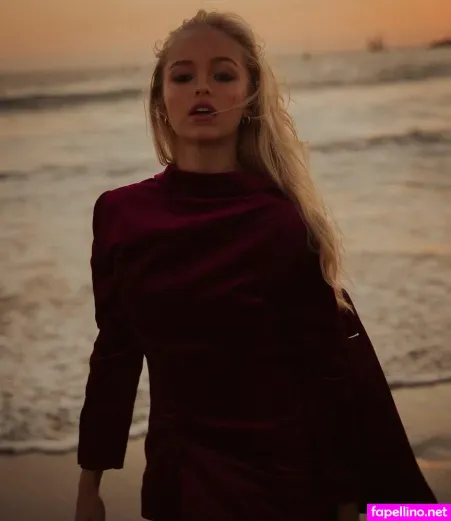 Julia Tychoniewicz OnlyFans Thumbnail #AKxBNU5gNs