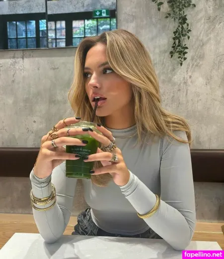 Julia Van Hest OnlyFans Thumbnail #pVWTmgp8ap