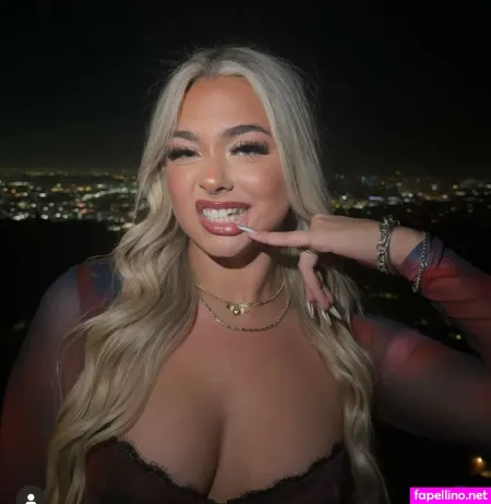 Julia Whiteeee7 OnlyFans Thumbnail #TmbIQFvPbu