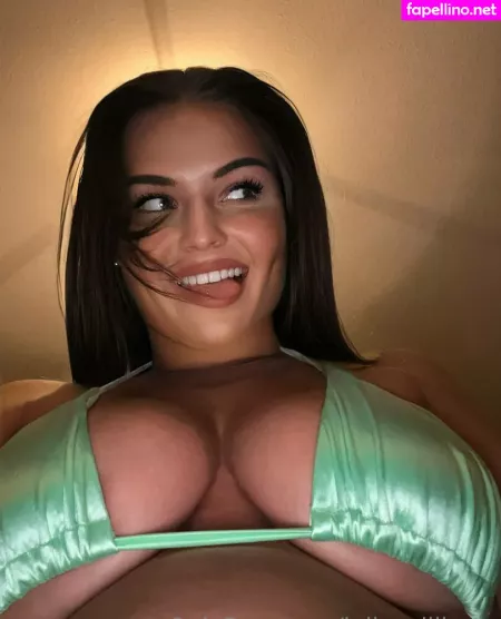 Julia Williams OnlyFans Thumbnail #4D50OyQAyb
