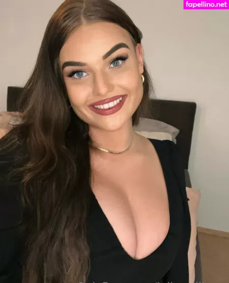 Julia Williams OnlyFans Thumbnail #gbRf8bLWhU