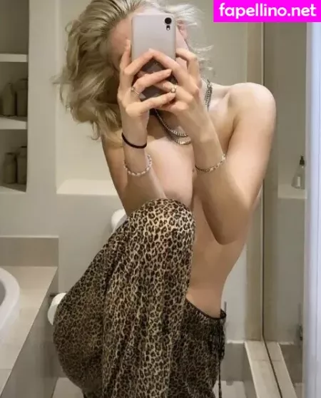 Julia Wulf OnlyFans Thumbnail #0R4YKi1rHk