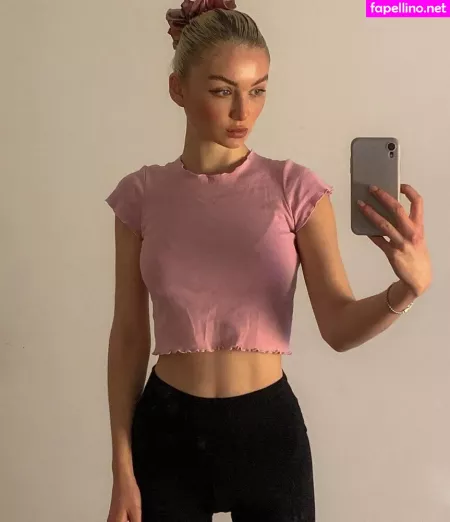 Julia Wulf OnlyFans Thumbnail #JcHwgfF0e2