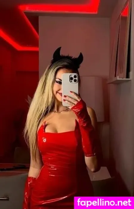 Julia Xlaeta OnlyFans Thumbnail #2fEccuGPzH