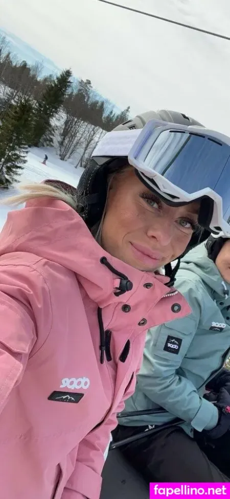 Juliaaswe OnlyFans Thumbnail #JNM4vzn7mu